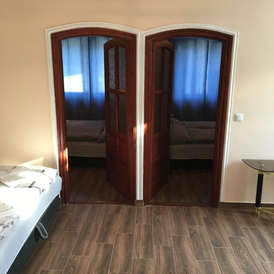 Stella Apartman Debrecen Ngoại thất bức ảnh